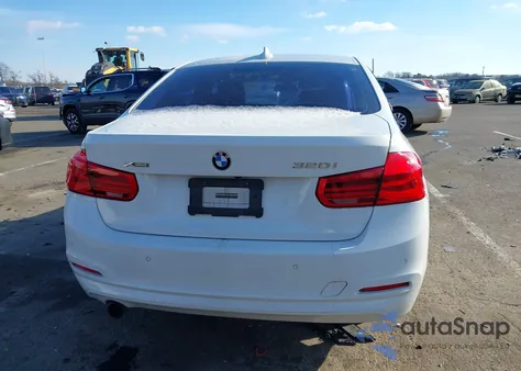 2016 BMW 320I xDrive z USA, uszkodzony, nr VIN WBA8E5G52GNT40134